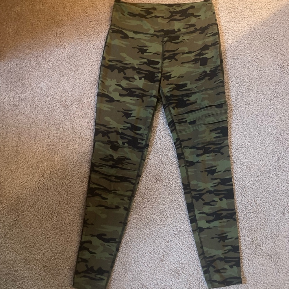 Cloud Chaser Green and Black Leggings